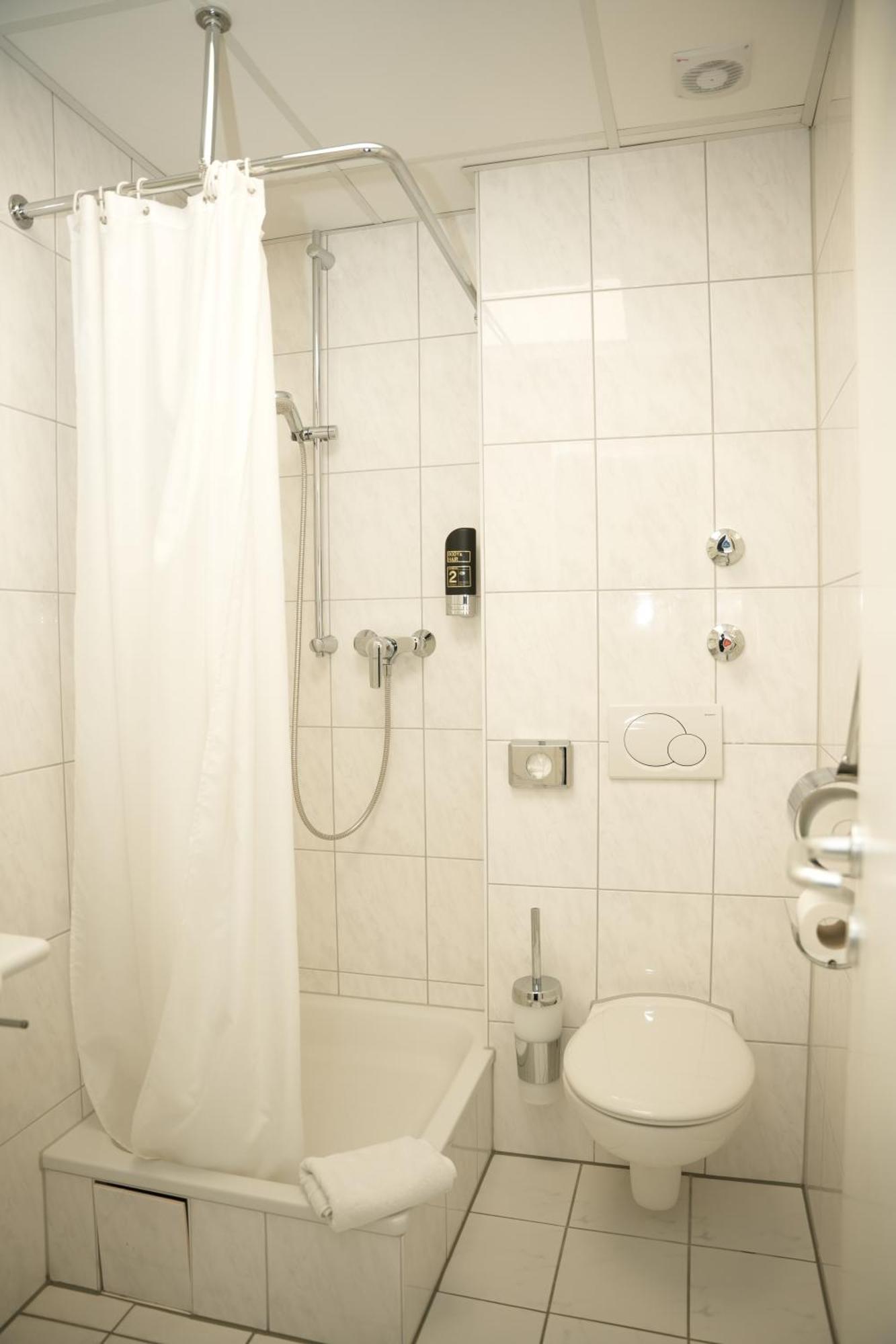 Weber Hotel מאנהיים מראה חיצוני תמונה