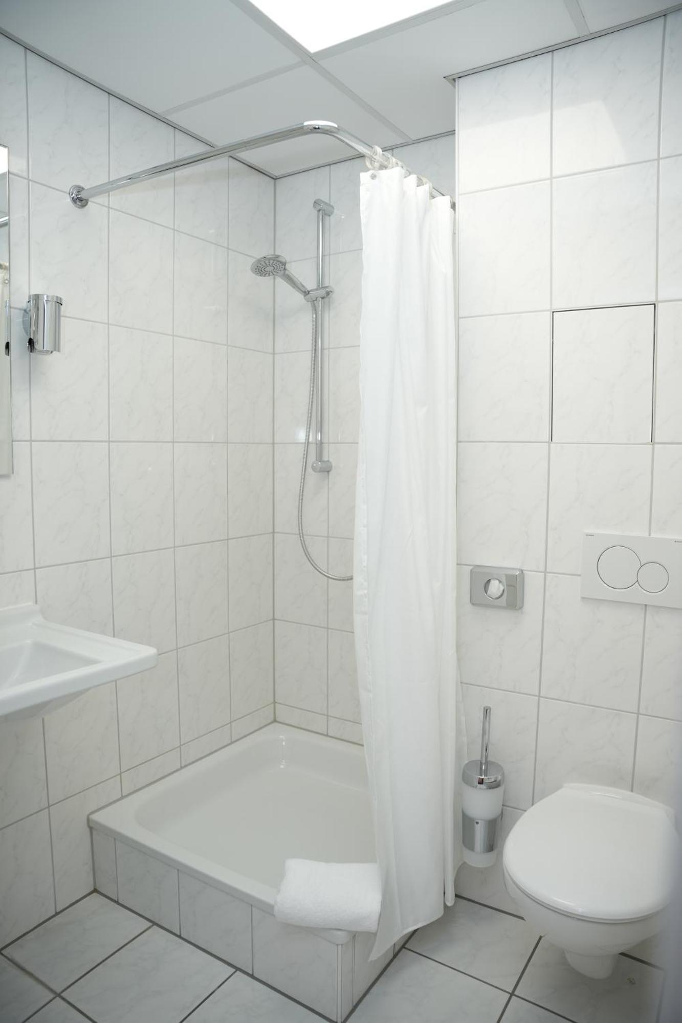 Weber Hotel מאנהיים מראה חיצוני תמונה