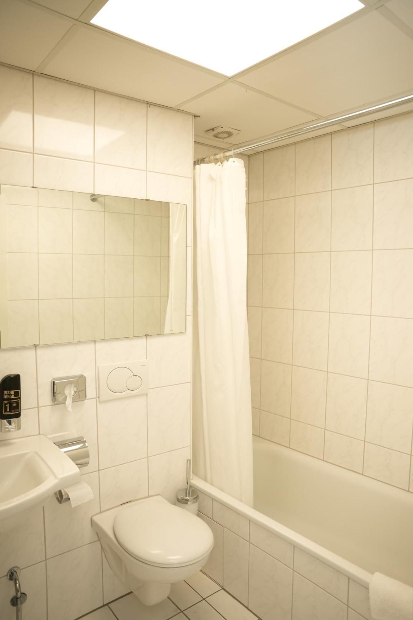 Weber Hotel מאנהיים מראה חיצוני תמונה